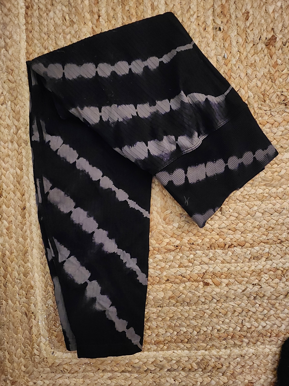 PINK Victoria's Secret Black and Gray Tie-Dye Leggings